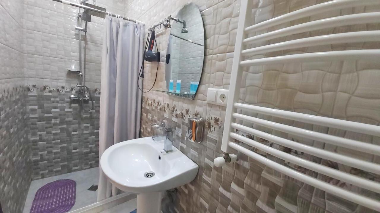 Gamarjoba Hotel Тбилиси Экстерьер фото