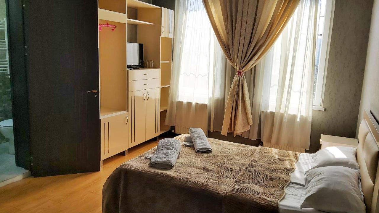 Gamarjoba Hotel Тбилиси Экстерьер фото
