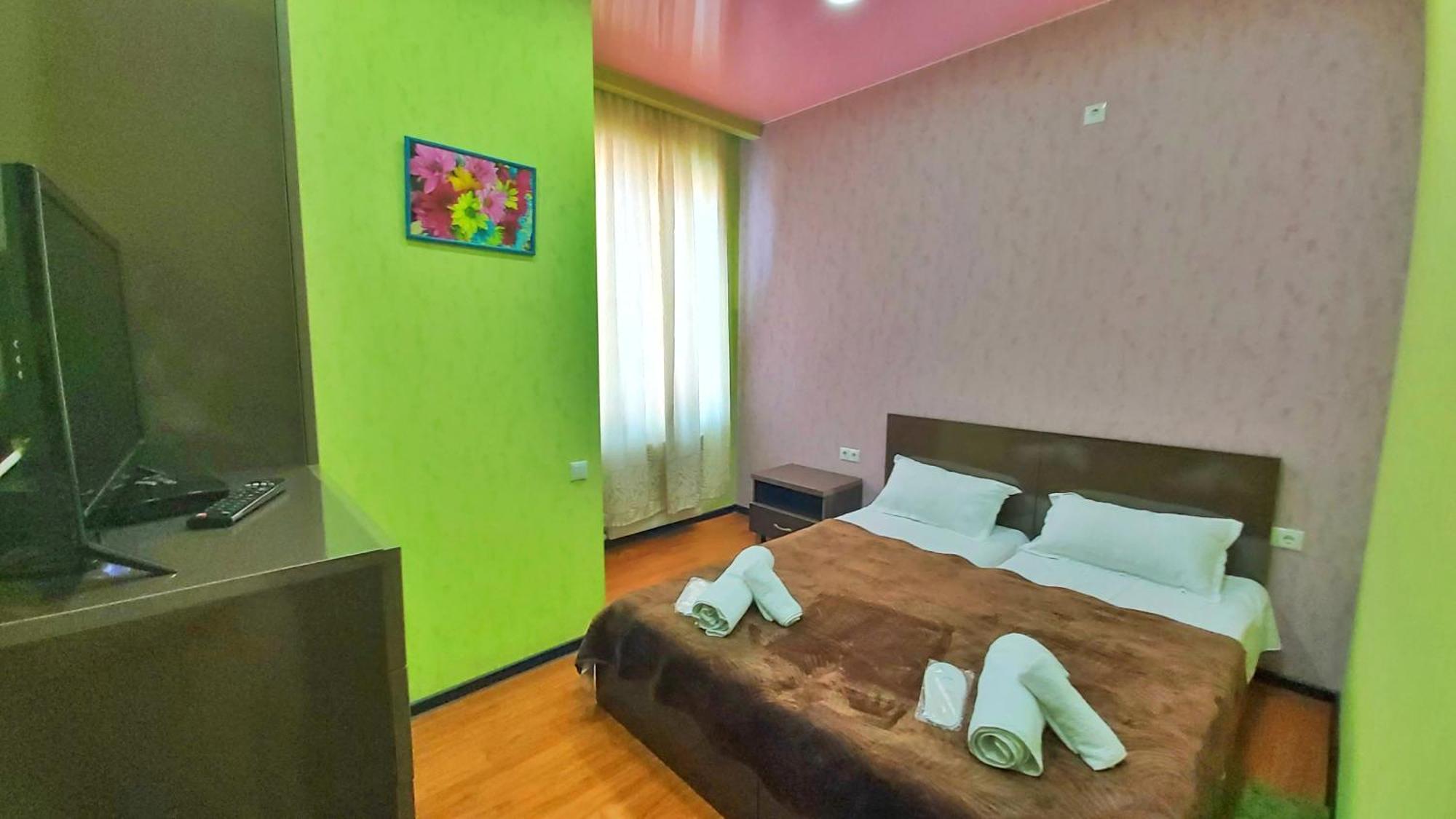 Gamarjoba Hotel Тбилиси Номер фото