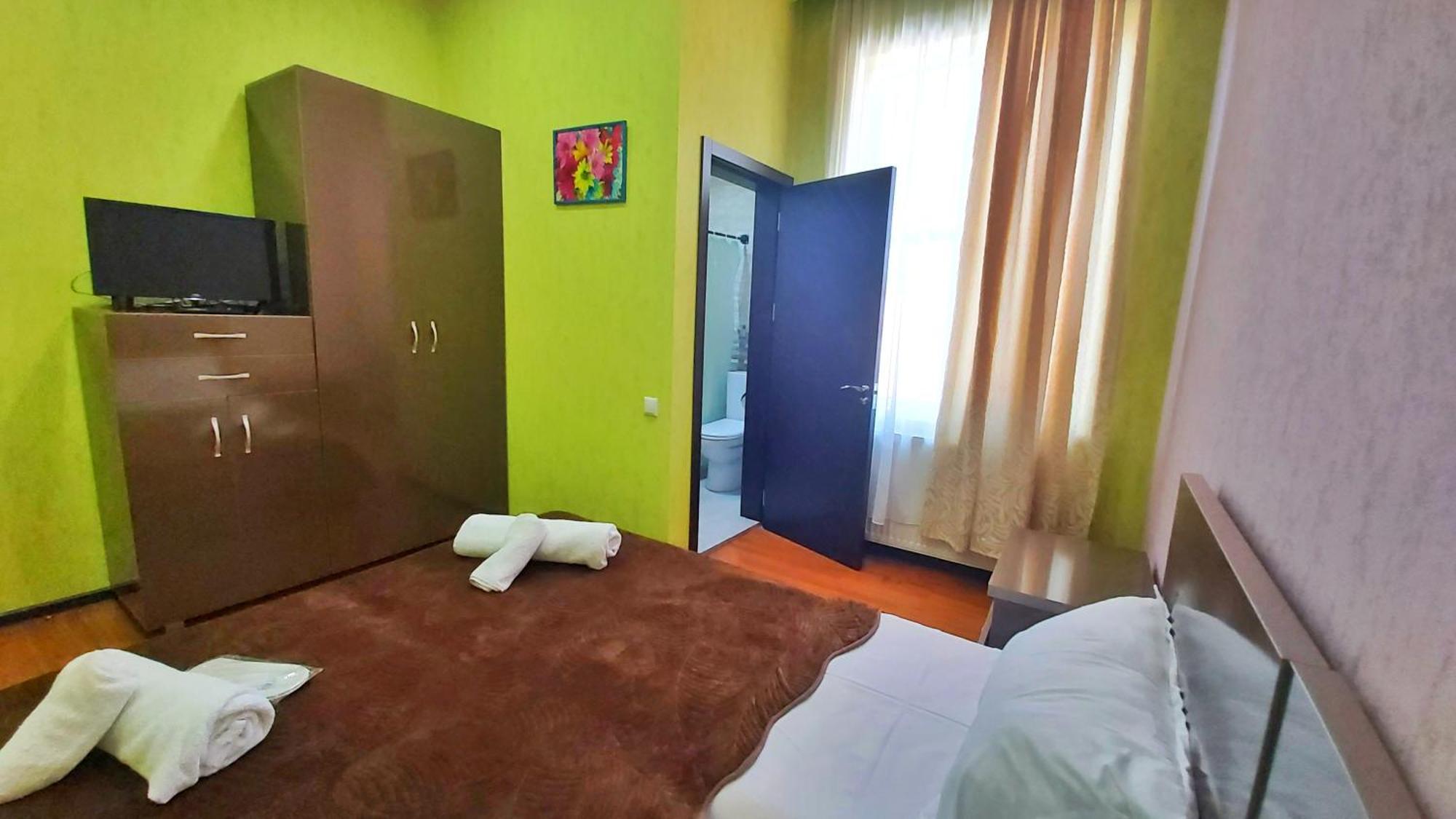 Gamarjoba Hotel Тбилиси Номер фото