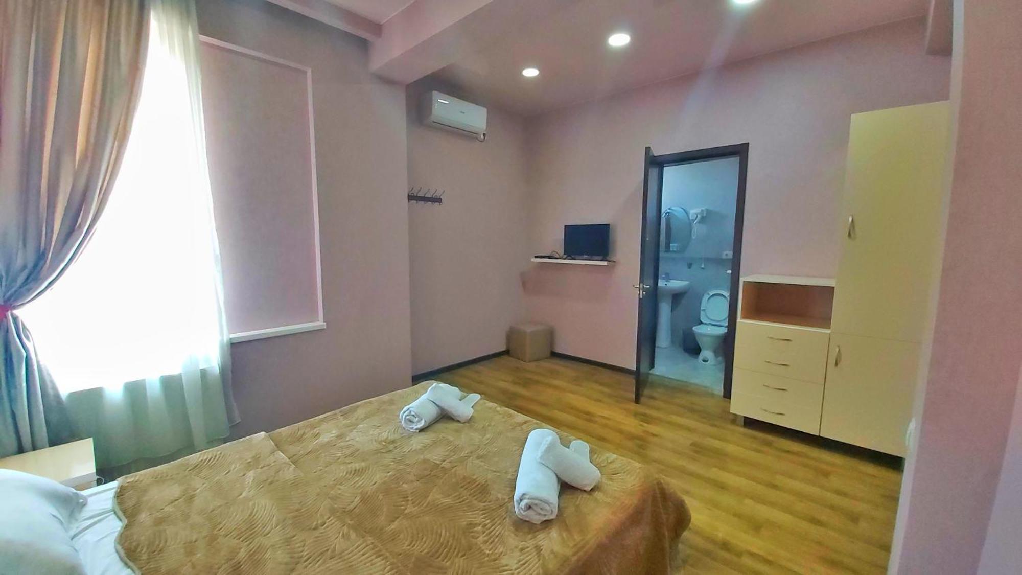 Gamarjoba Hotel Тбилиси Номер фото